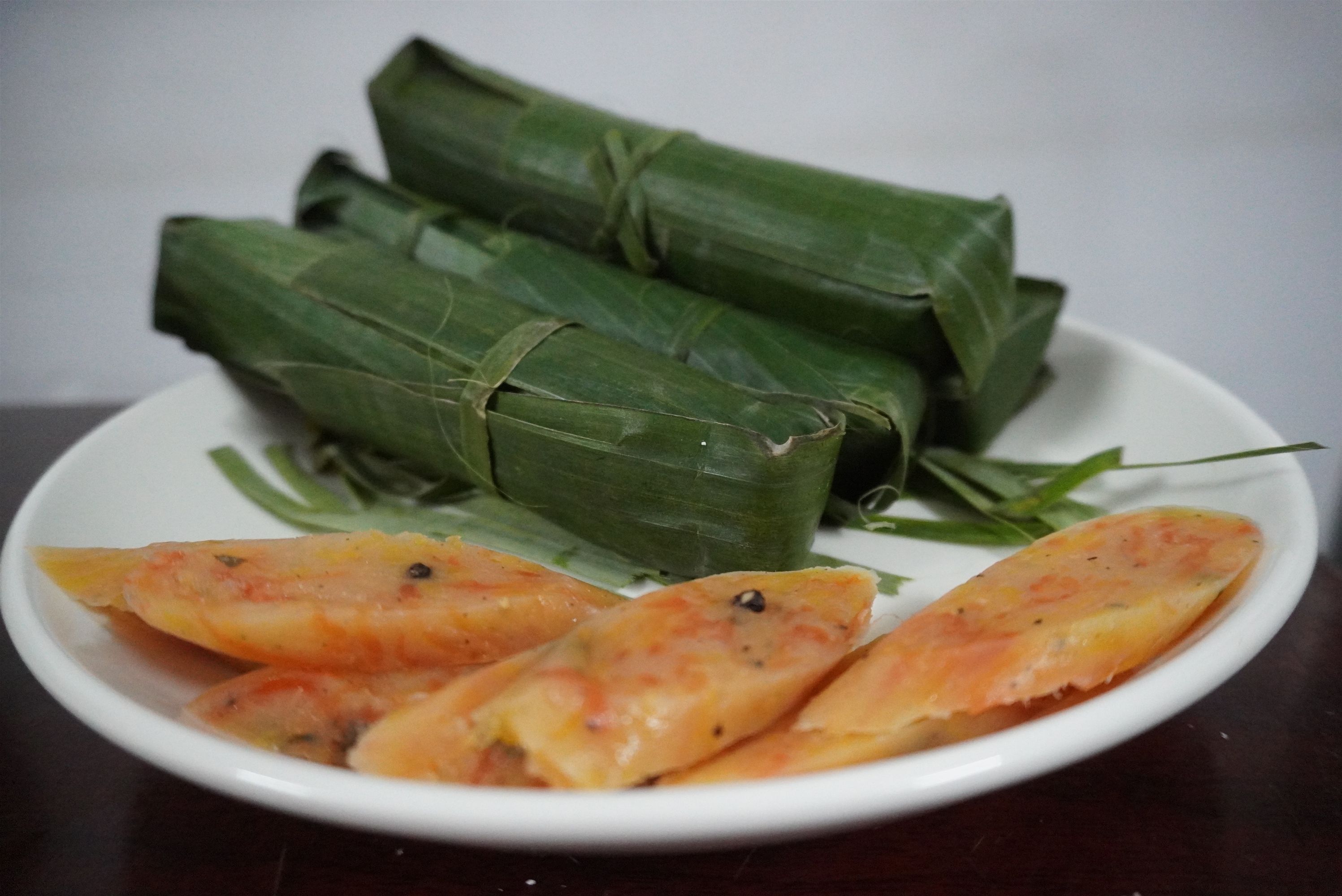 Món ăn vặt hấp dẫn:  Nem chua từ vỏ bưởi 