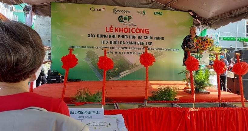 Gaby Breton - Đồng giám đốc Dự án VCED phát biểu trong lễ khởi công